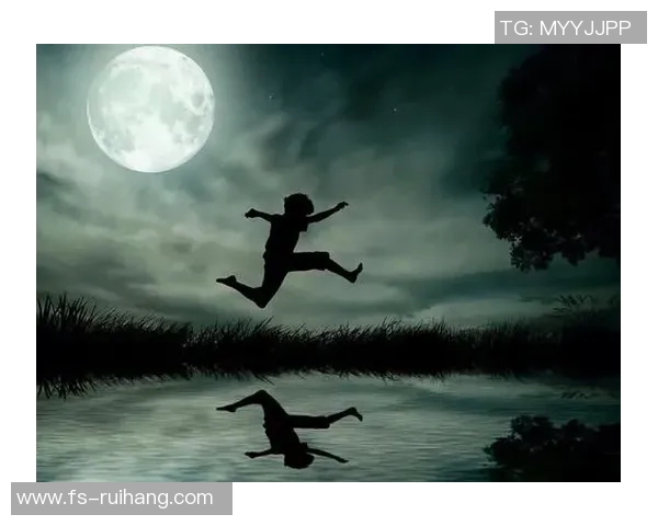 小孩足球明星展现舞蹈才华的视频让人惊叹不已，尽显运动与艺术的完美结合