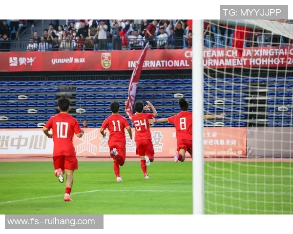 街头偶遇足球明星的精彩瞬间与球迷互动的温暖故事